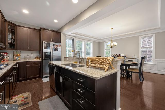 2037 BLUNT LN, Alexandria, VA 22303