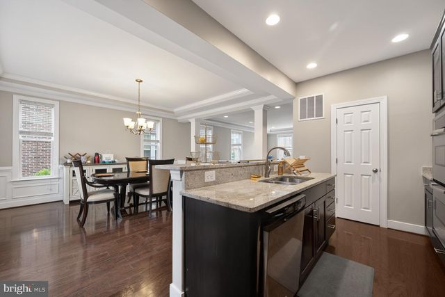 2037 BLUNT LN, Alexandria, VA 22303