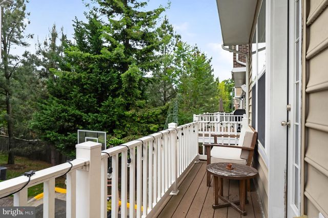 2037 BLUNT LN, Alexandria, VA 22303