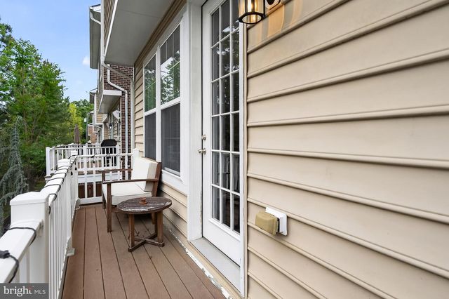 2037 BLUNT LN, Alexandria, VA 22303
