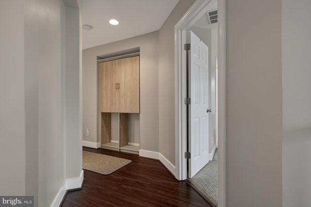 2037 BLUNT LN, Alexandria, VA 22303
