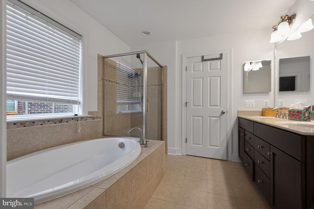 2037 BLUNT LN, Alexandria, VA 22303