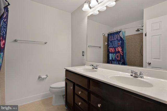 2037 BLUNT LN, Alexandria, VA 22303