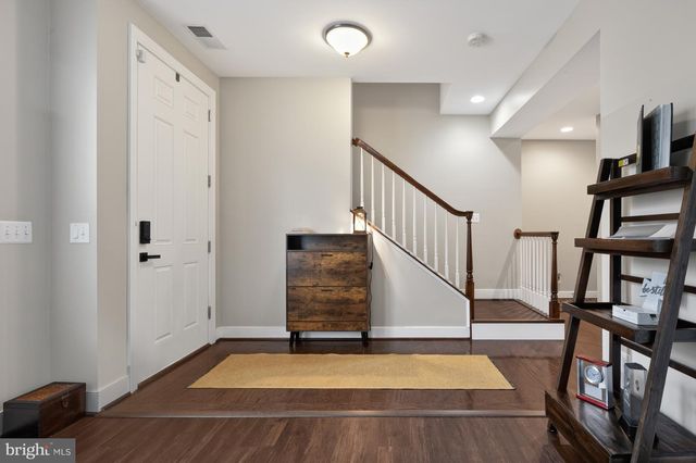 2037 BLUNT LN, Alexandria, VA 22303