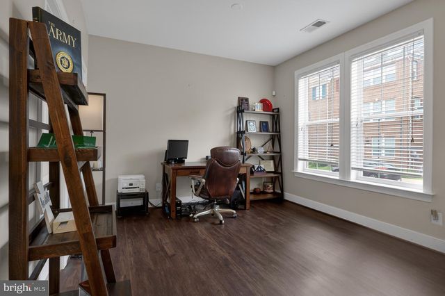 2037 BLUNT LN, Alexandria, VA 22303