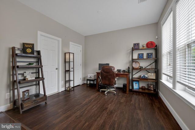 2037 BLUNT LN, Alexandria, VA 22303
