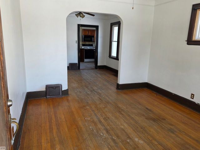 20511 Beatrice Street, Livonia, MI 48152