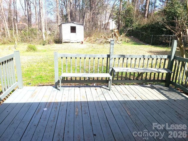 711 E John Street, Matthews, NC 28105