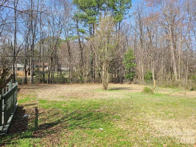 711 E John Street, Matthews, NC 28105