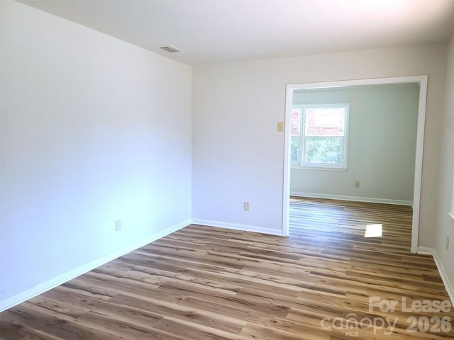 711 E John Street, Matthews, NC 28105