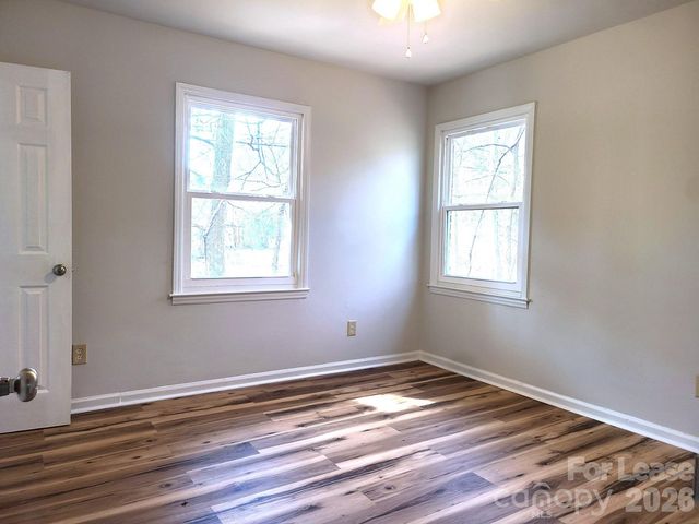 711 E John Street, Matthews, NC 28105