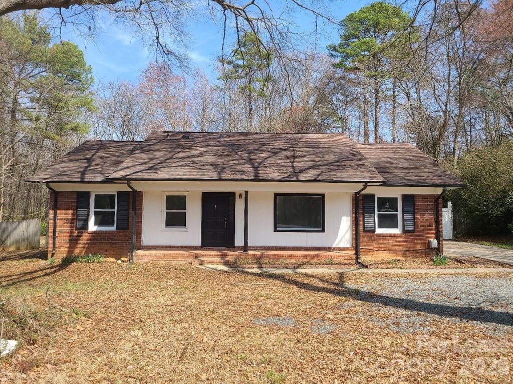 711 E John Street, Matthews, NC 28105