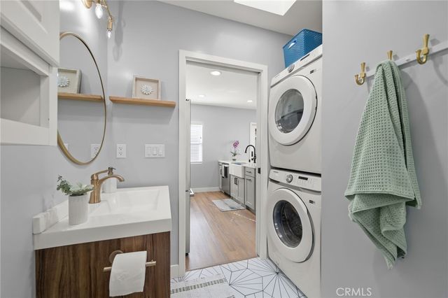 6107 Carson, Lakewood, CA 90713