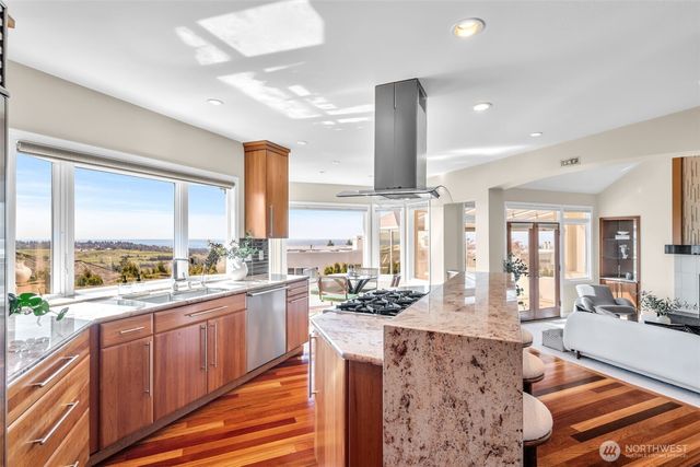 15423 SE 58th St, Bellevue, WA 98006