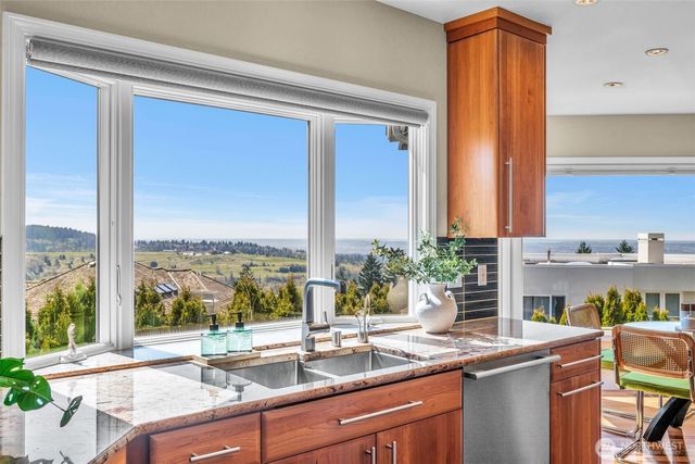 15423 SE 58th St, Bellevue, WA 98006