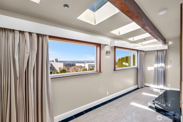 15423 SE 58th St, Bellevue, WA 98006