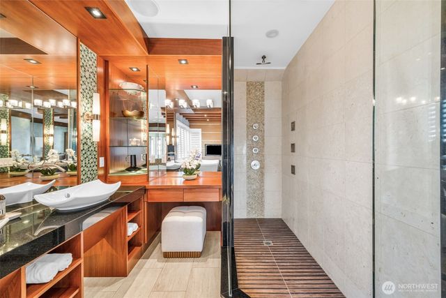 15423 SE 58th St, Bellevue, WA 98006