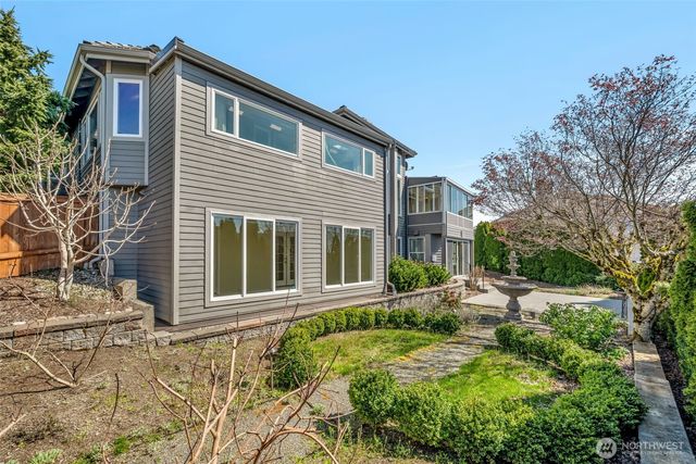 15423 SE 58th St, Bellevue, WA 98006