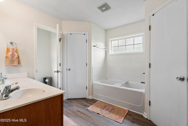 153 Lawndale Lane, Sneads Ferry, NC 28460