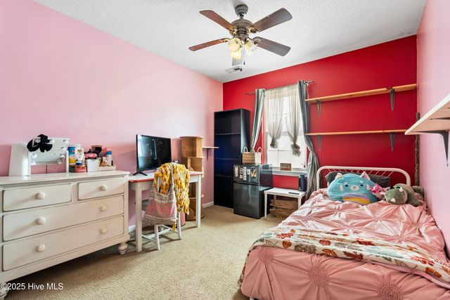 153 Lawndale Lane, Sneads Ferry, NC 28460