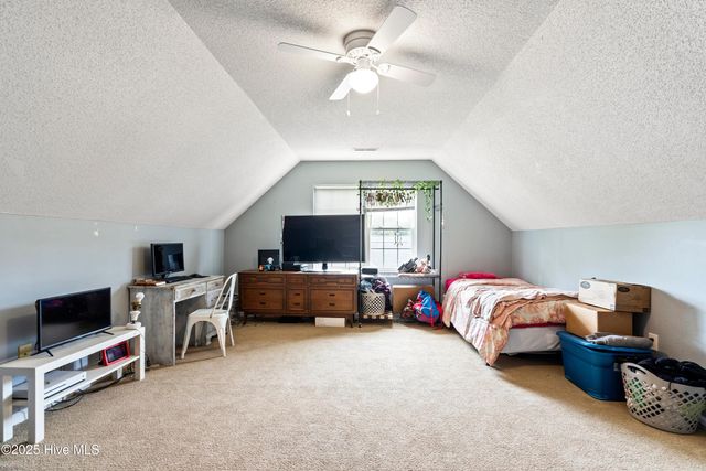 153 Lawndale Lane, Sneads Ferry, NC 28460