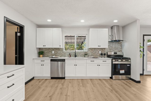 5809 Warren Lane Lane SW, Albuquerque, NM 87105