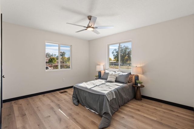 5809 Warren Lane Lane SW, Albuquerque, NM 87105