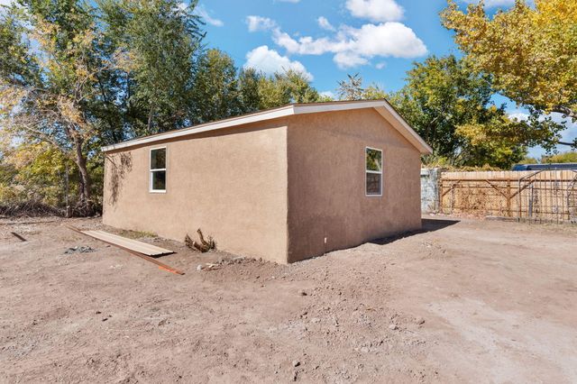 5809 Warren Lane Lane SW, Albuquerque, NM 87105