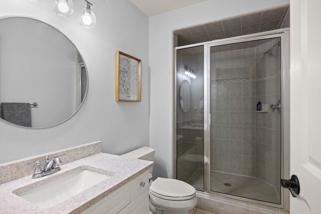2910 N Addison Circle N, Rochester, MI 48306