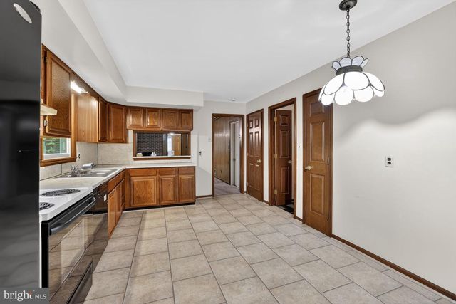 6 DONNA DR, Bear, DE 19701