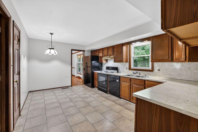 6 DONNA DR, Bear, DE 19701