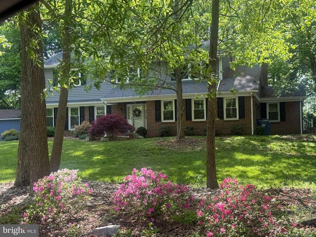 6 DONNA DR, Bear, DE 19701