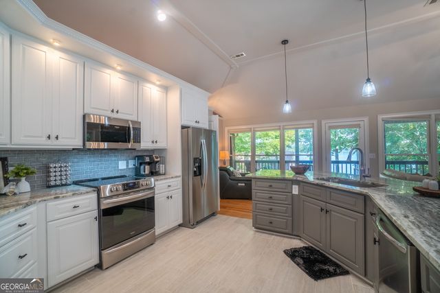 313 Omega Way, Hiawassee, GA 30546