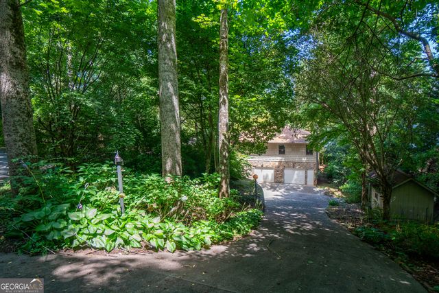 313 Omega Way, Hiawassee, GA 30546