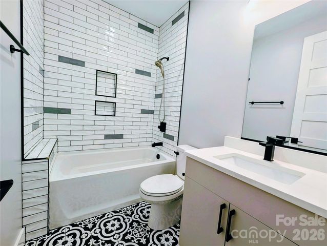 206 Flathouse Drive, Asheville, NC 28804