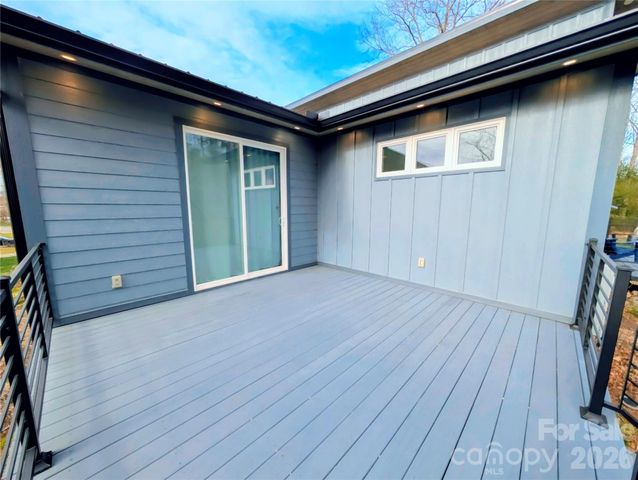206 Flathouse Drive, Asheville, NC 28804