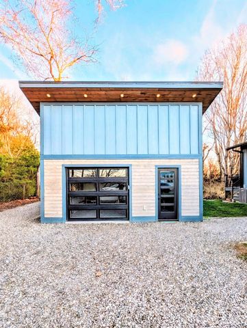 206 Flathouse Drive, Asheville, NC 28804