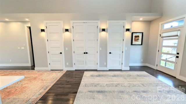 206 Flathouse Drive, Asheville, NC 28804