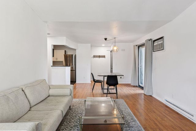 2030 Ridge Drive 31, Saint Louis Park, MN 55416