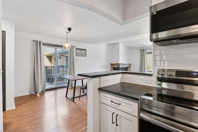 2030 Ridge Drive 31, Saint Louis Park, MN 55416