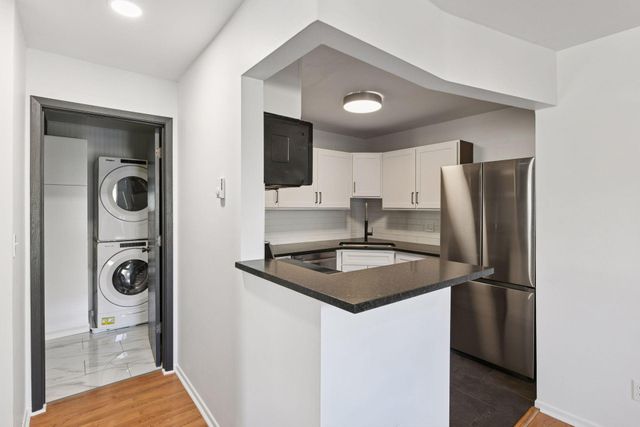 2030 Ridge Drive 31, Saint Louis Park, MN 55416