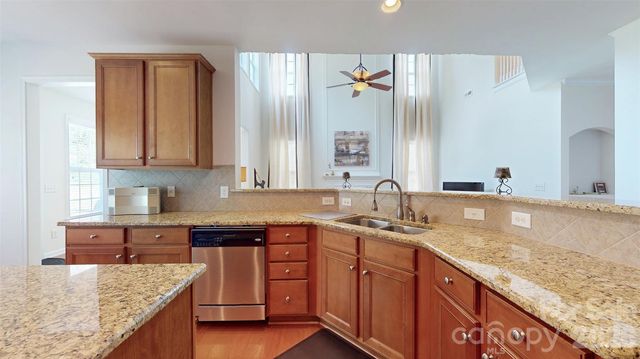 6005 Lillyshire Place 167, Charlotte, NC 28213