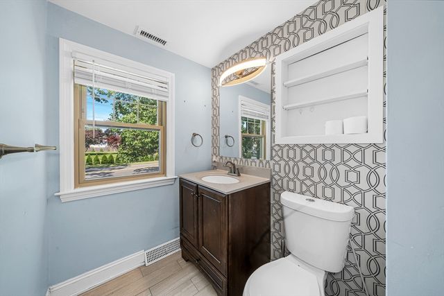 395 Massachusetts Ave, North Andover, MA 01845