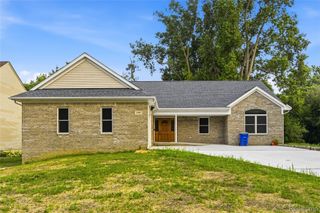 3907 Pontiac Lake Road, Waterford Charter Township, MI 48328