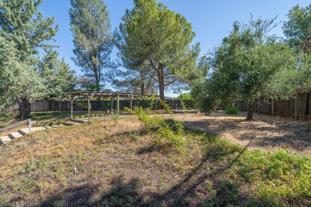 16160 Plateau Circle, Redding, CA 96001