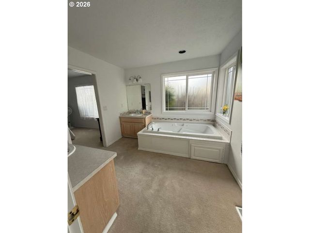 2956 BRIDGEPORT Ave Se, Salem, OR 97306