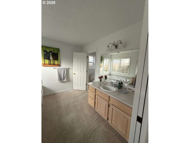 2956 BRIDGEPORT Ave Se, Salem, OR 97306