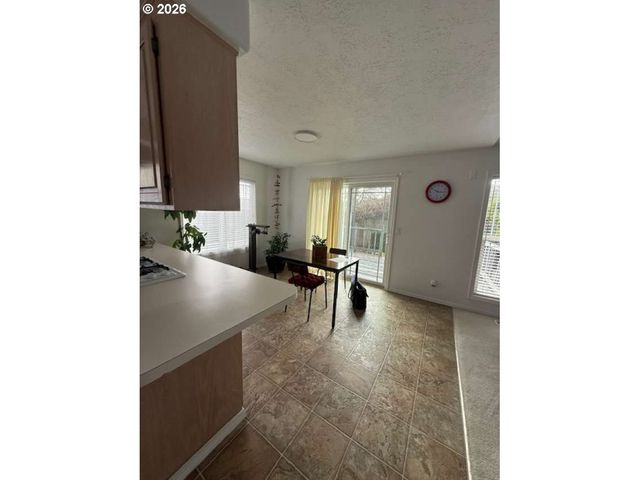 2956 BRIDGEPORT Ave Se, Salem, OR 97306