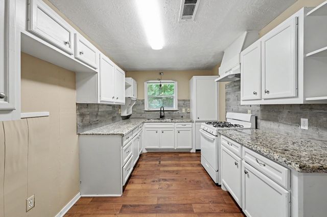 503 Northwood Drive, Conroe, TX 77303