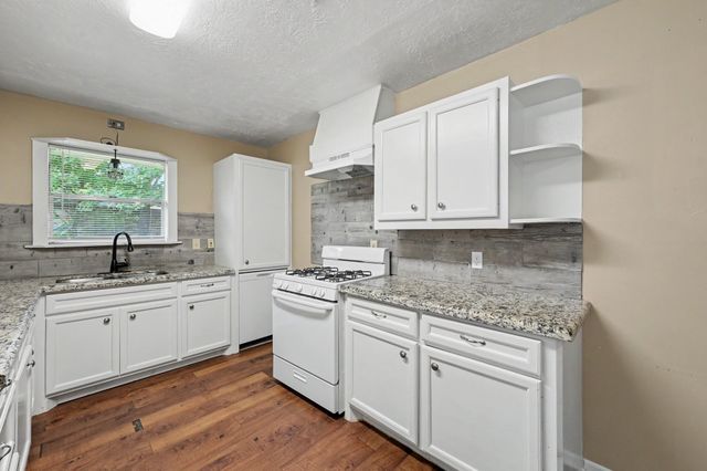 503 Northwood Drive, Conroe, TX 77303